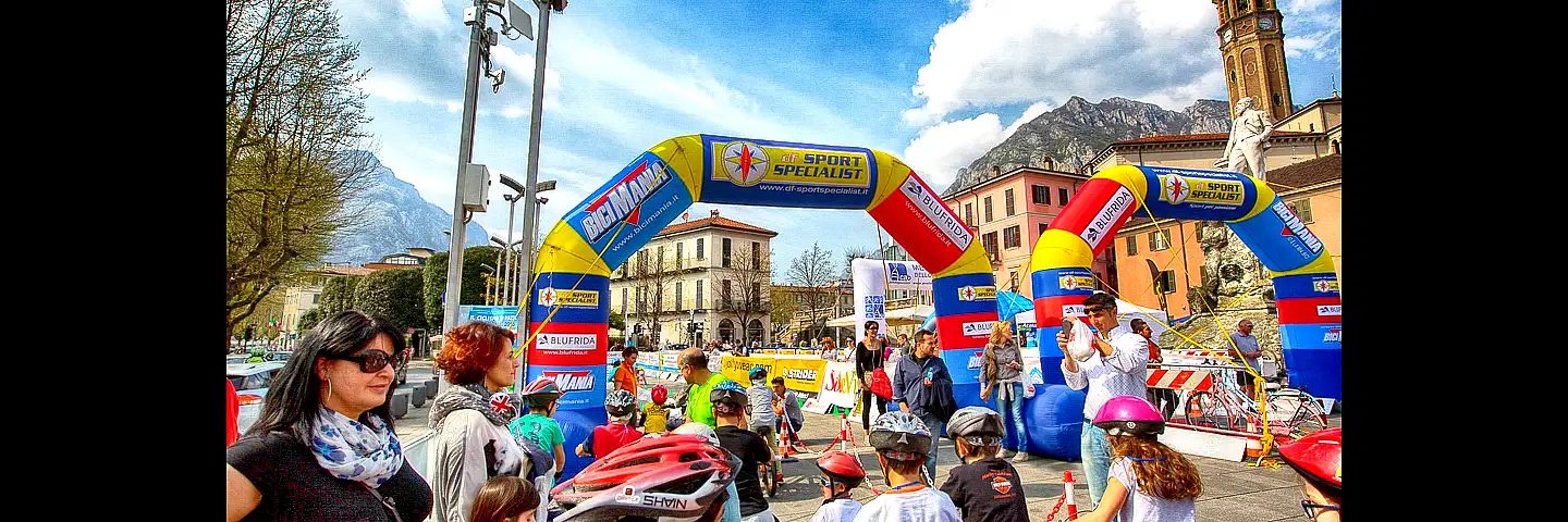 Il ciclismo in piazza - Lecco 2015