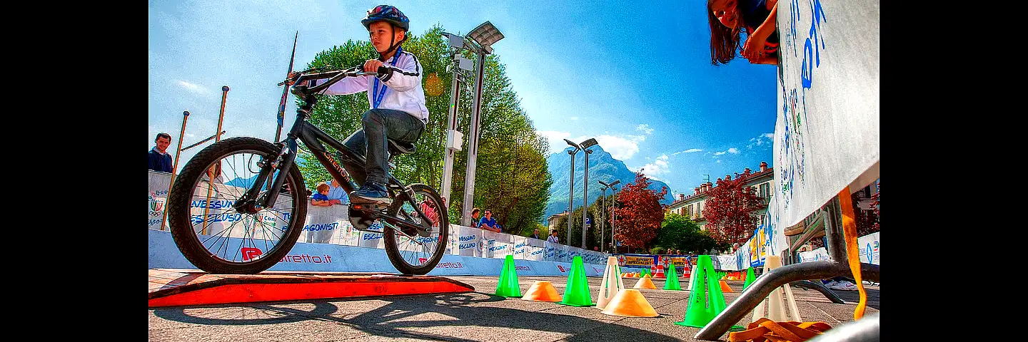 Il ciclismo in piazza - Lecco 2014